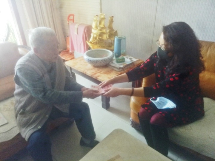 热诚写大爱，，，，，，质朴映赤心