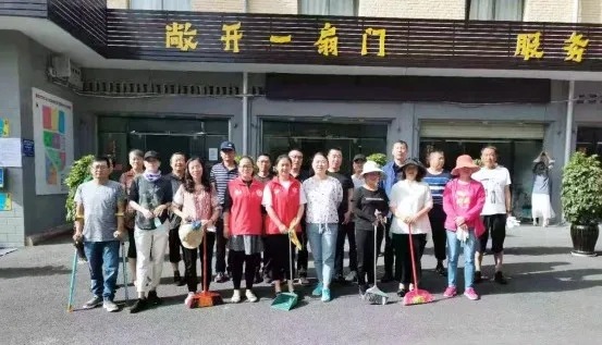 云南源能矿山建设有限公司党委开展“双报到双服务双报告”自愿服务活动