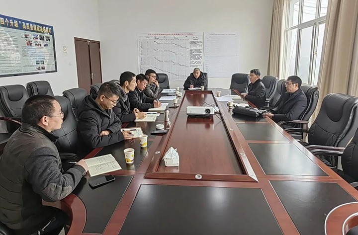 云煤（凯时娱乐人生就是博）集团党委委员、副总司理缪和星一行到云南东源罗平东城煤矿有限公司督导调研