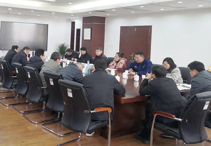 云煤（凯时娱乐人生就是博）集团副总工程师喻翔一行到曲煤焦化公司开展春节前清静消防检查