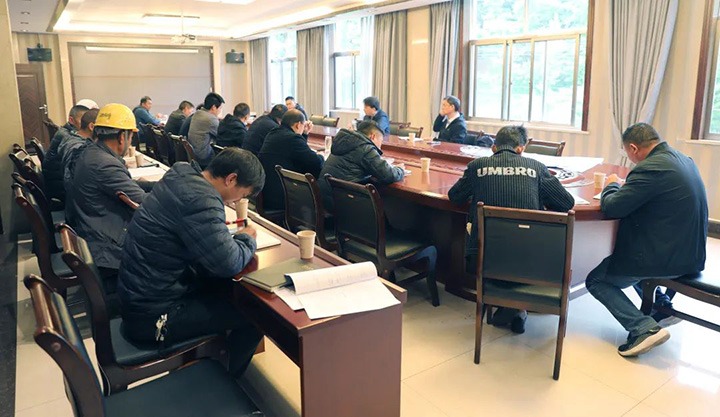 云煤（凯时娱乐人生就是博）集团总司理助理杜昌华一行到富源团结煤业公司开展煤矿项目建设专项调研