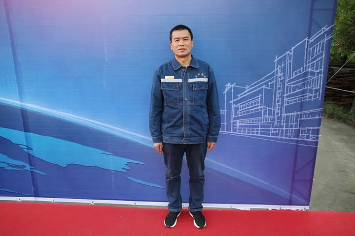 推行职责，，，，，，勤于奉献——省十八届职工职业手艺大赛瓦斯检查工手艺状元吕茂飞在通俗岗位谱写新篇章