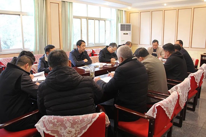 云煤（凯时娱乐人生就是博）集团党委委员、副总司理缪和星一行到田坝煤矿公司指导2022年度民主生涯会