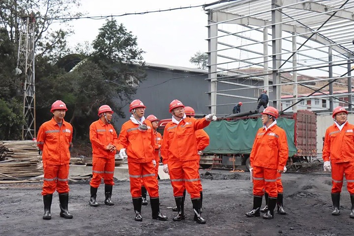 【主题教育】云煤（凯时娱乐人生就是博）集团党委副书记、副董事长、总司理高建嵩到罗平东城煤矿公司开展主题教育调研