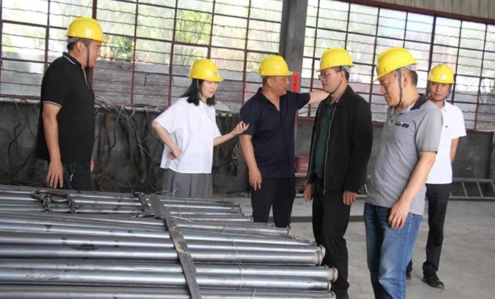 【主题教育】云煤（凯时娱乐人生就是博）集团党委委员、财务总监莫晓丹一行到一平浪煤矿开展主题教育调研