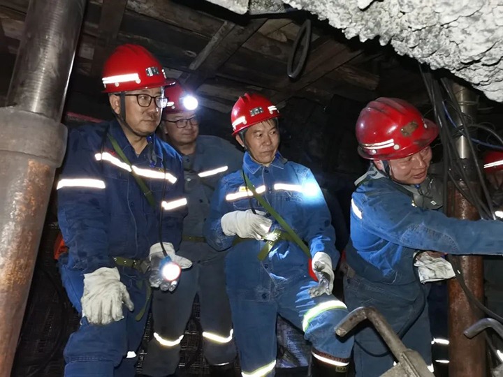 【主题教育】云煤（凯时娱乐人生就是博）集团党委委员、副总司理、总工程师施从伟到陆东煤矿公司开展主题教育调研