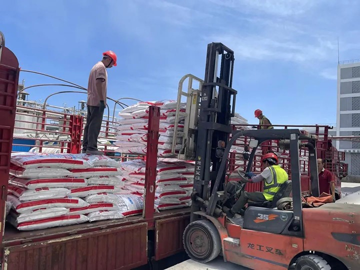 【云煤简讯】解化化工分公司1200吨红河红复合肥出口老挝｜曲煤焦化各党支部联合开展主题党日活动｜威信煤炭完成压风机磨练维护和保养