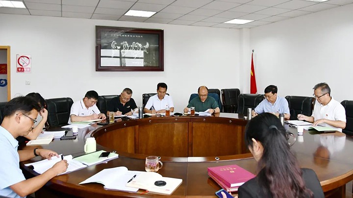 【主题教育】云煤（凯时娱乐人生就是博）集团党委副书记、副董事长、总司理高建嵩到云维集团指导主题教育专题民主生涯会