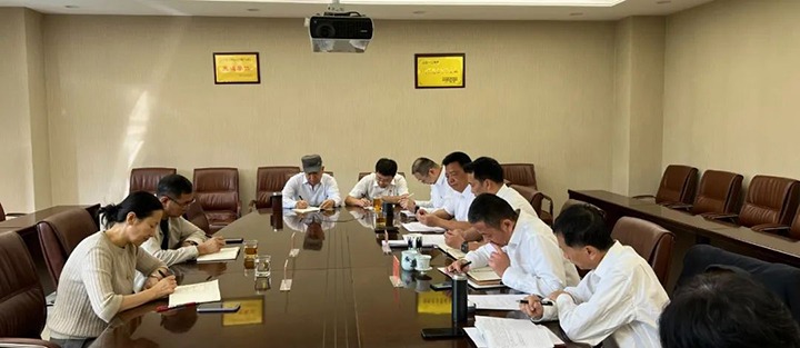 【聚焦云煤】云煤（凯时娱乐人生就是博）集团党委委员、财务总监莫晓丹到凯时娱乐人生就是博地产公司列席指导党支部理论学习钻研会