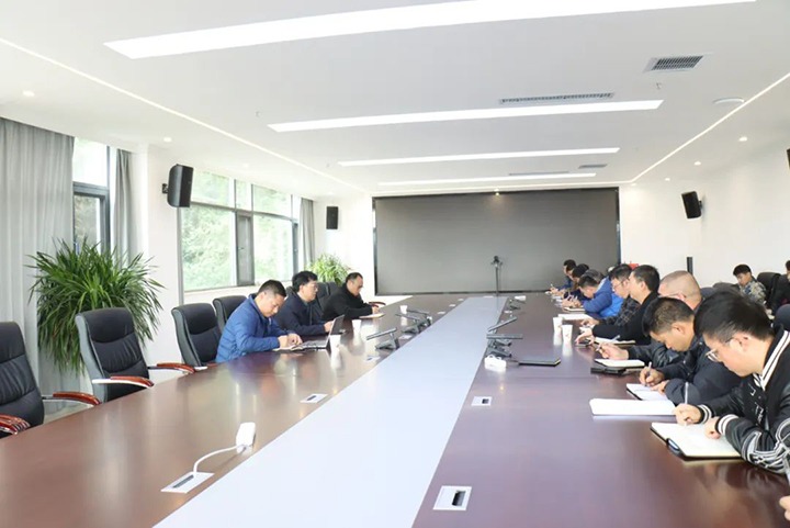 【聚焦云煤】云煤（凯时娱乐人生就是博）集团党委委员、副总司理、总工程师施从伟到金城煤矿开展手艺攻关指导事情