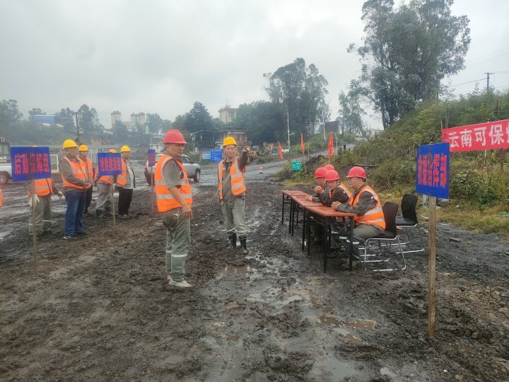 应急始于心，，，，，提防始于行——可保煤矿公司开展火灾专项应急预案演练